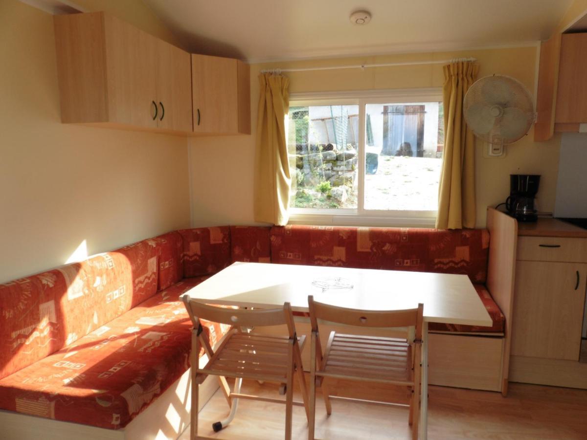 Camping Le Montbartoux Vollore-Ville Eksteriør billede