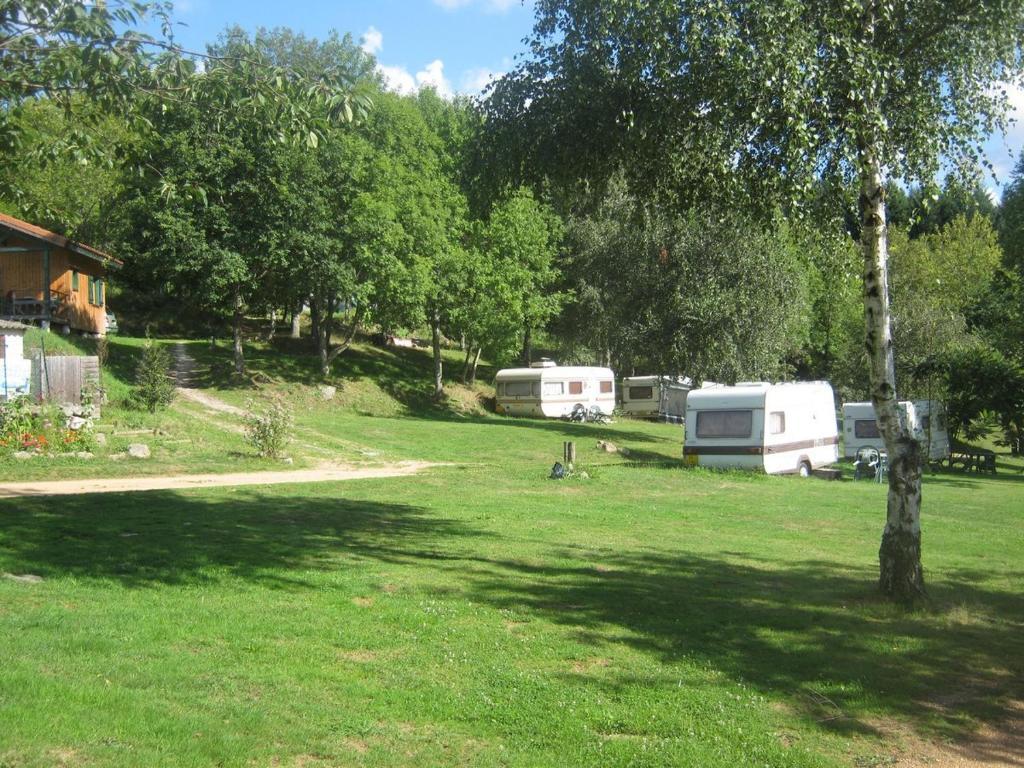 Camping Le Montbartoux Vollore-Ville Eksteriør billede